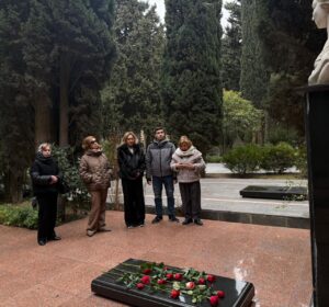 5298877418993030203 300x280